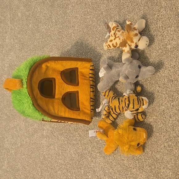 Unipak Safari Animal Plush Backpack With 4 Animal Finger Puppets - Picture 7 of 8